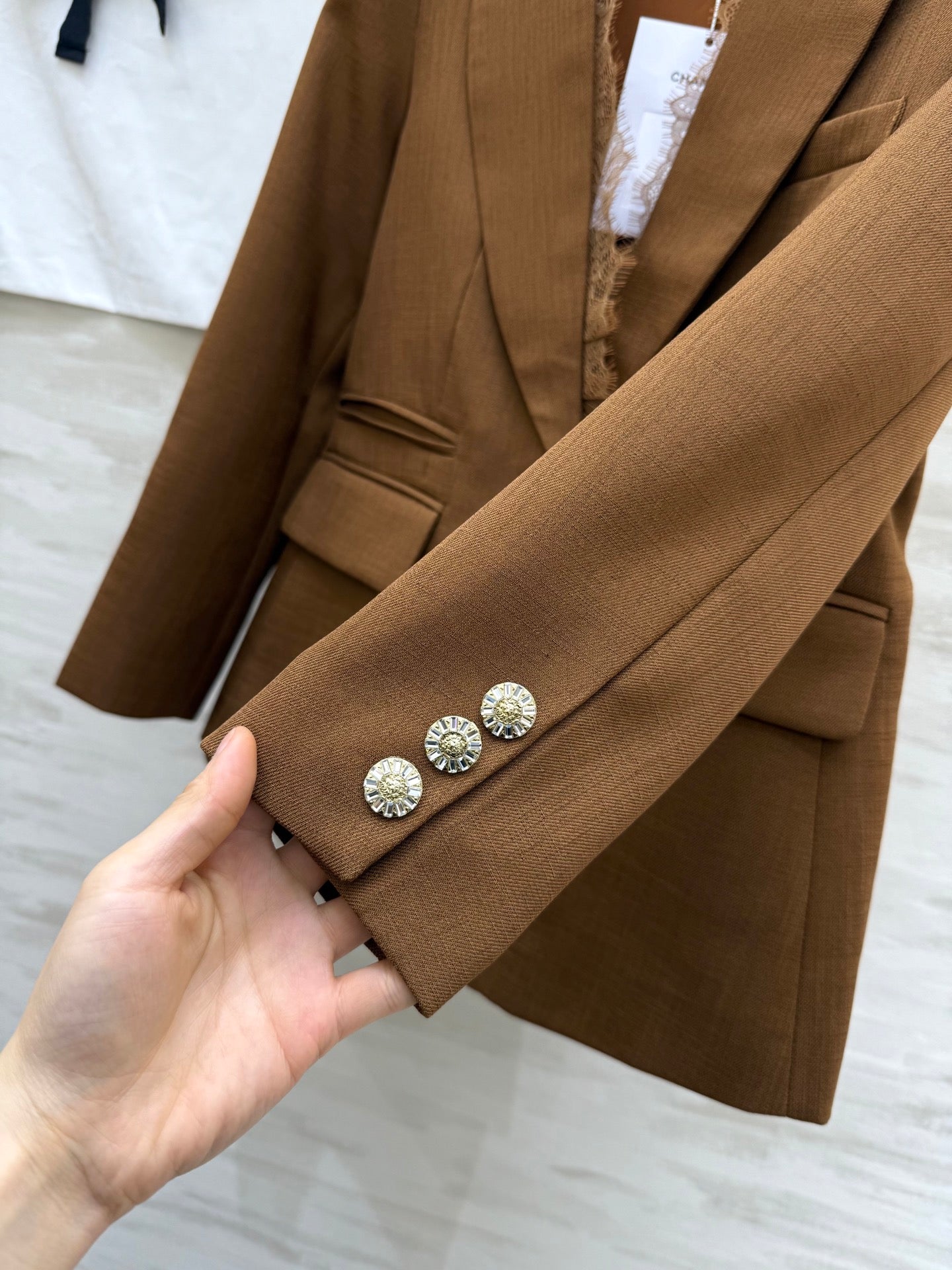 CHANEL 26S LACE-TRIMMED BLAZER 810