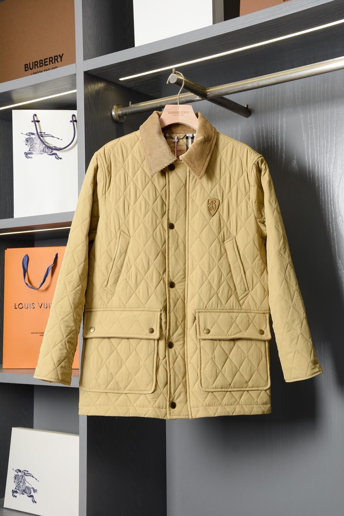 BURBERRY 25S QUILTED JACKET 236
