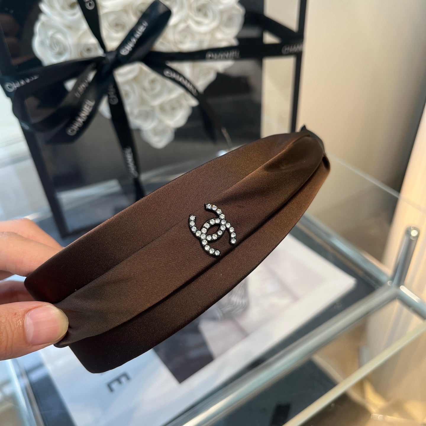 CHANEL 26S HEADBAND IN BROWN FABRIC 505331