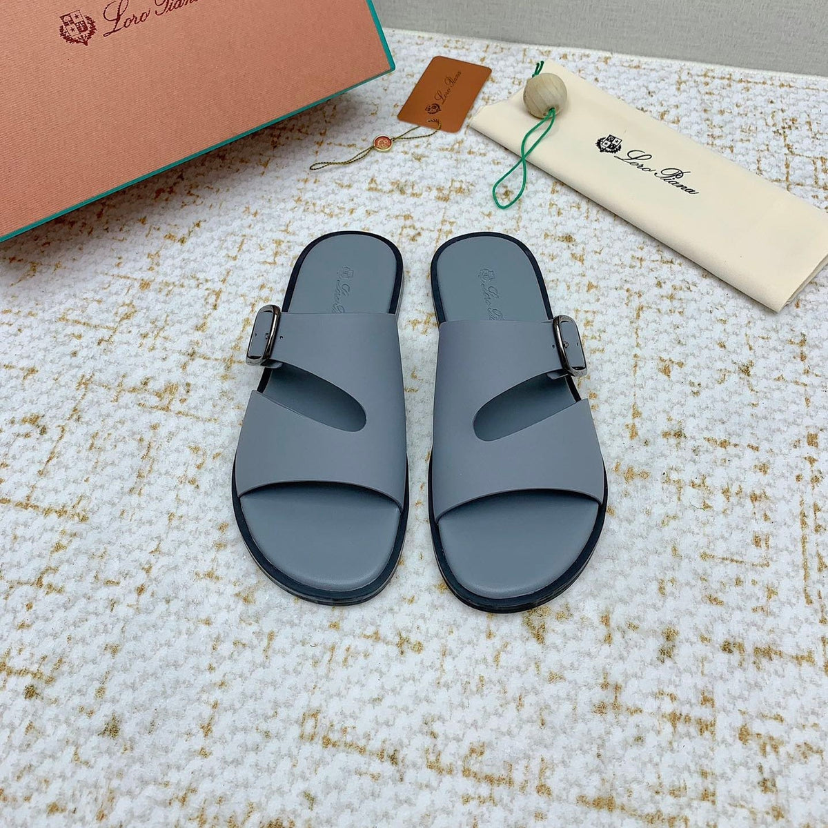 SANDALS IN GREY CALFSKIN