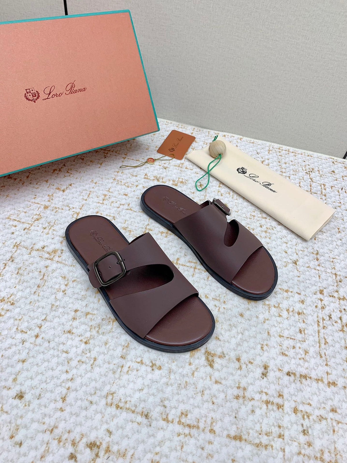 SANDALS IN BROWN CALFSKIN