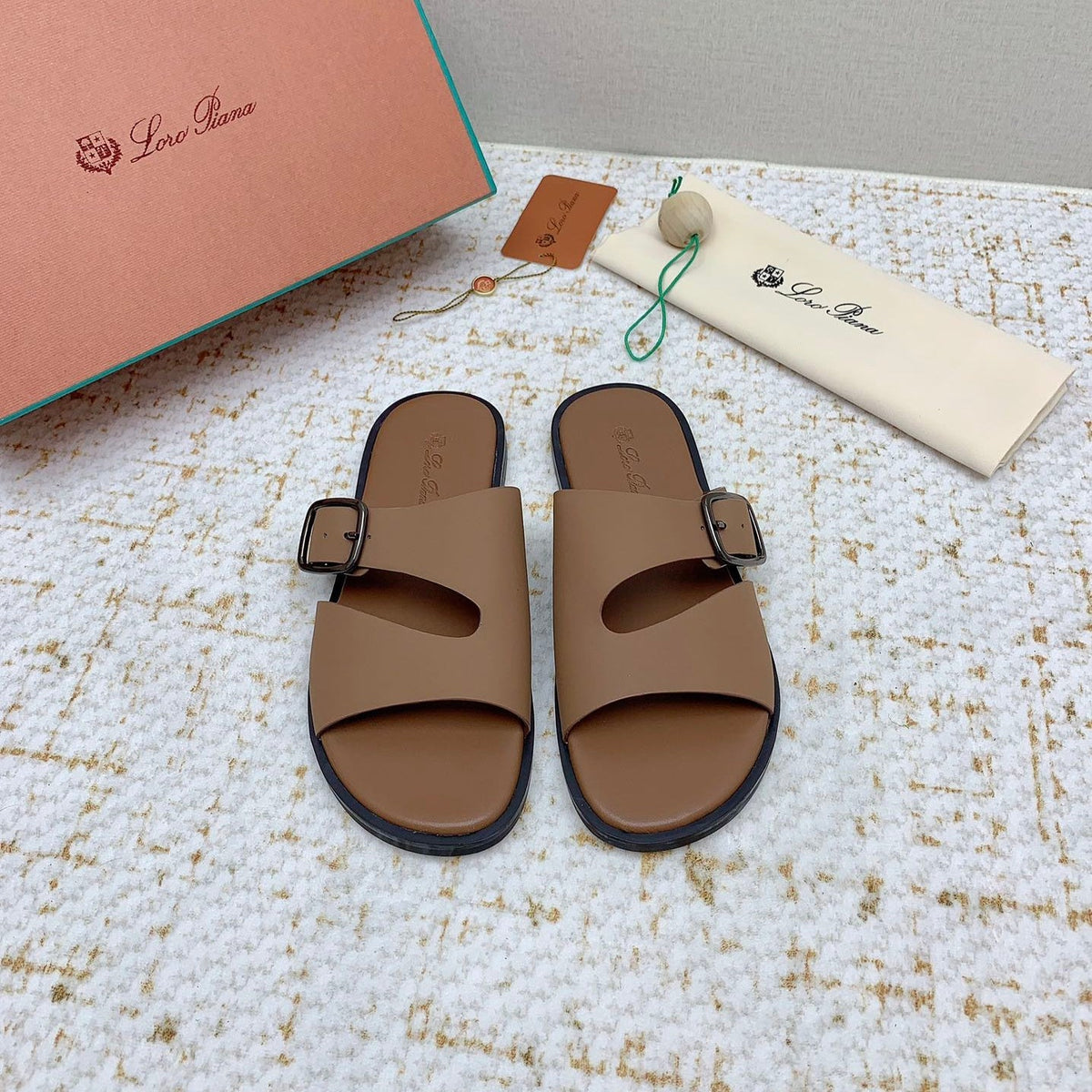 SANDALS IN LIGHT BROWN CALFSKIN