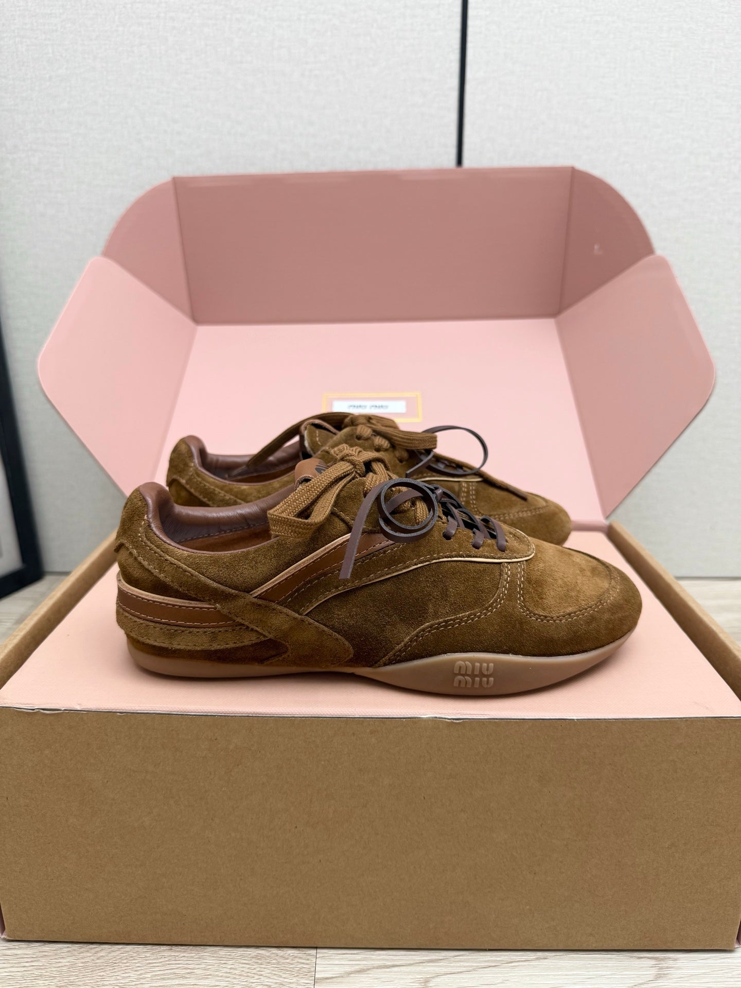MIUMIU 26S SNEAKERS IN BROWN SUEDE STYLE 10