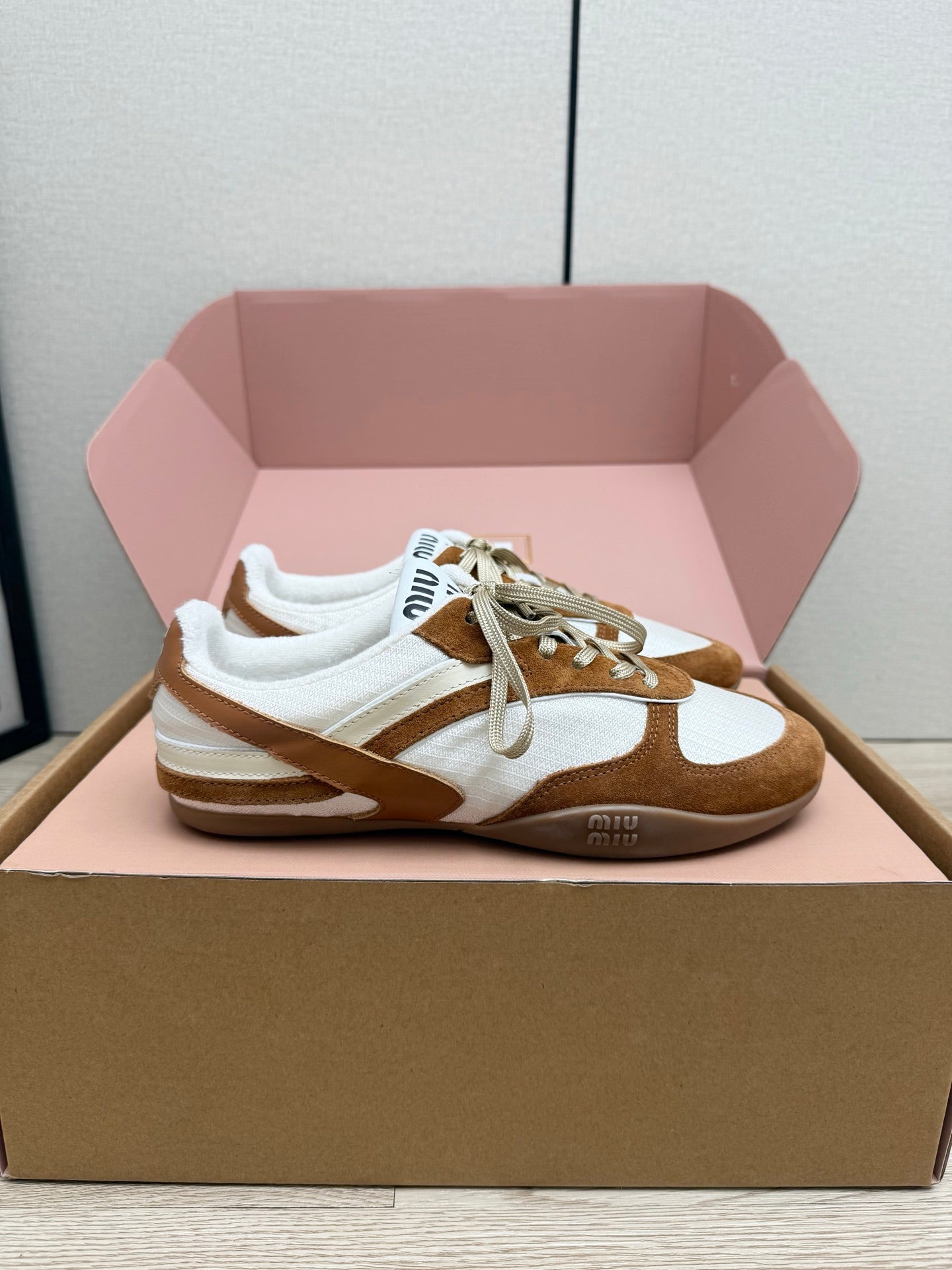 MIUMIU 26S SNEAKERS IN WHITE FABRIC AND BROWN SUEDE STYLE 12