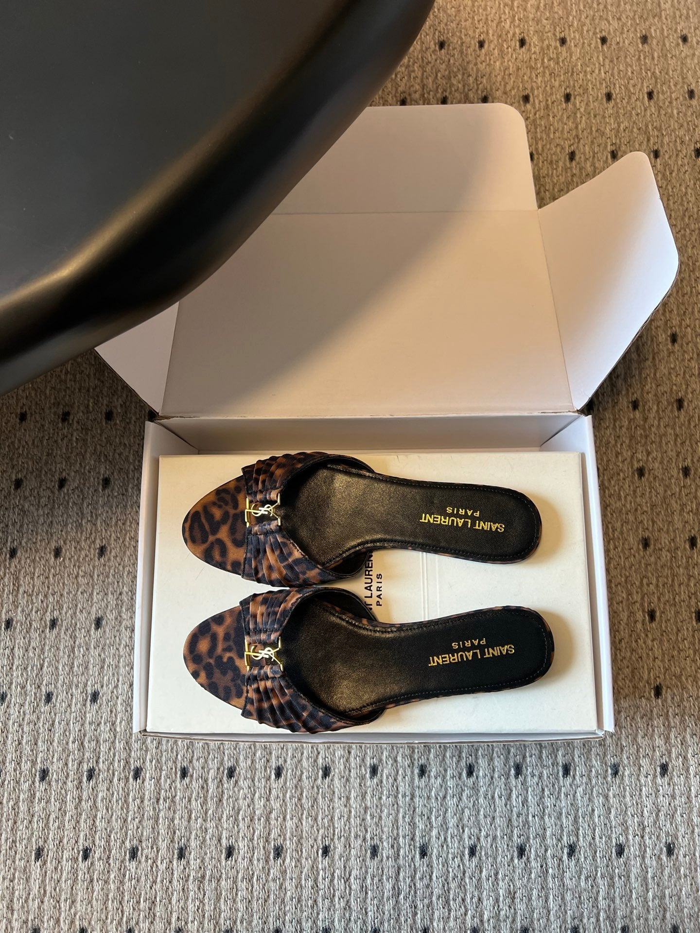 YSL 26S BABYLONE FLAT MULES IN LEOPARD PRINT FABRIC