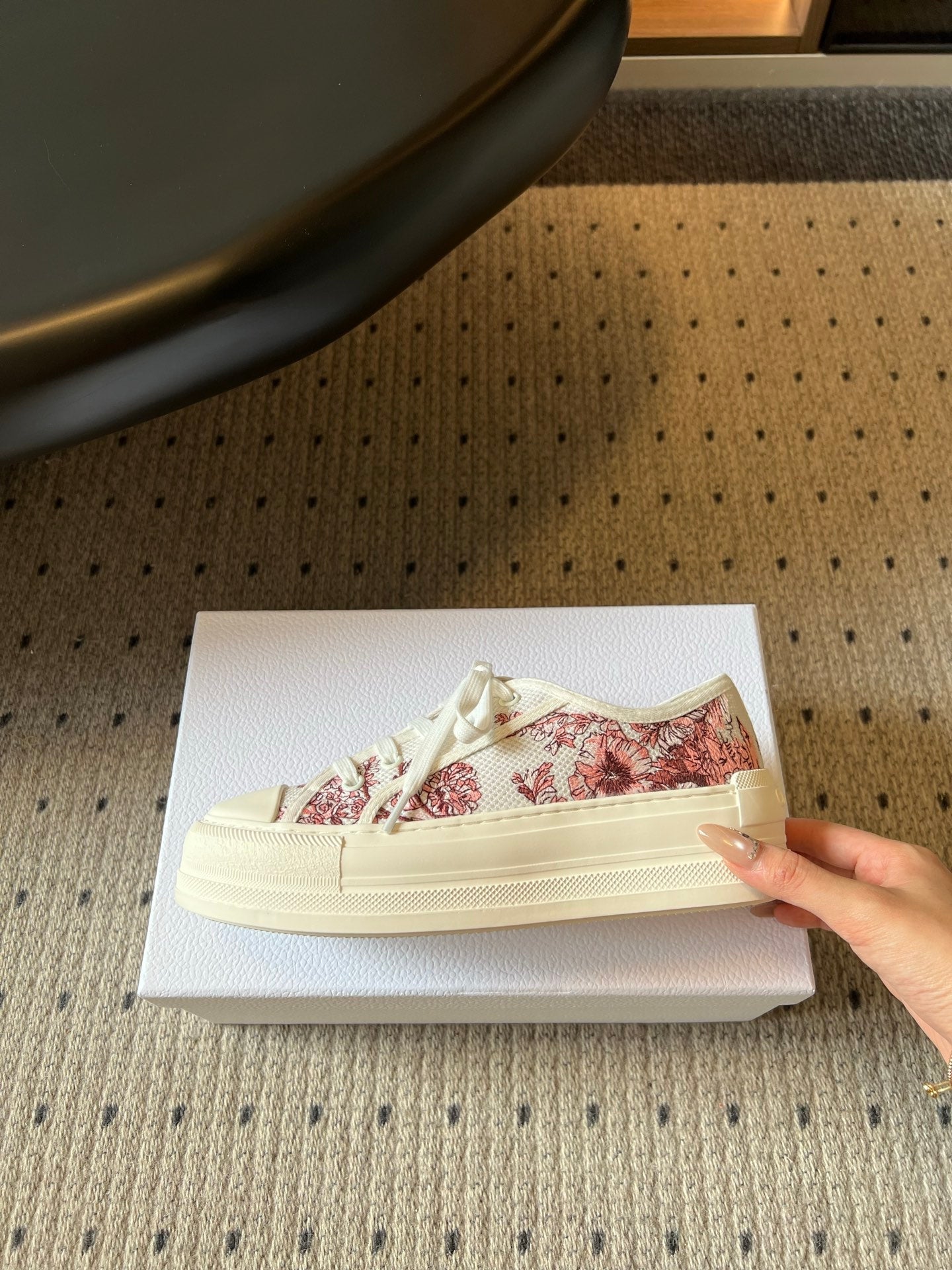 DIOR 26S LOW-TOP SNEAKER 50MM IN WHITE AND RED OBLIQUE EMBROIDERED CANVAS
