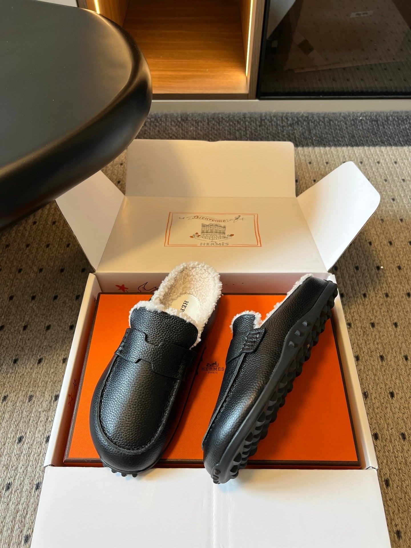 HM 26S DESTIN MULES IN BLACK CALFSKIN