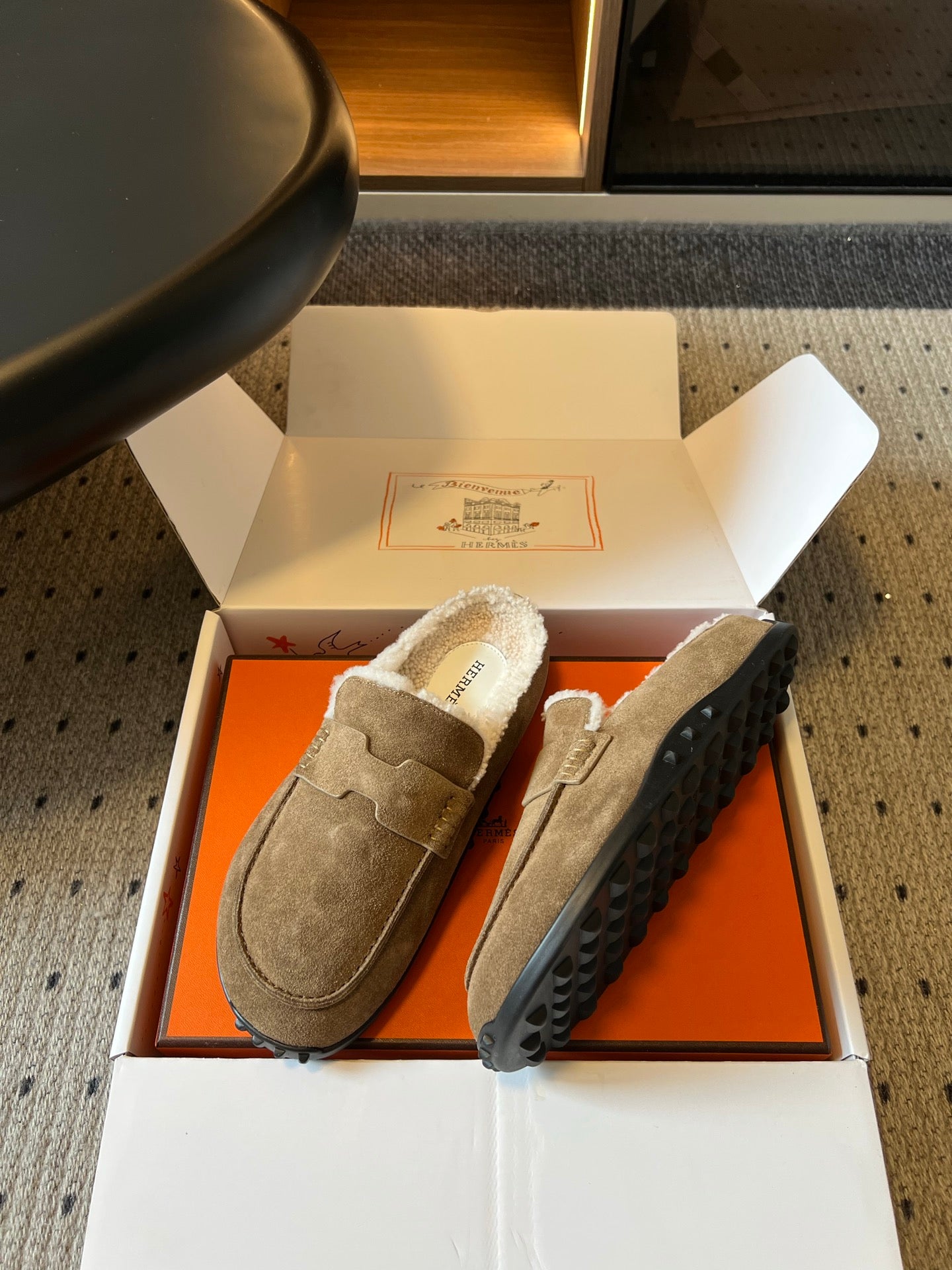 HM 26S DESTIN MULES IN GREYISH BEIGE SUEDE