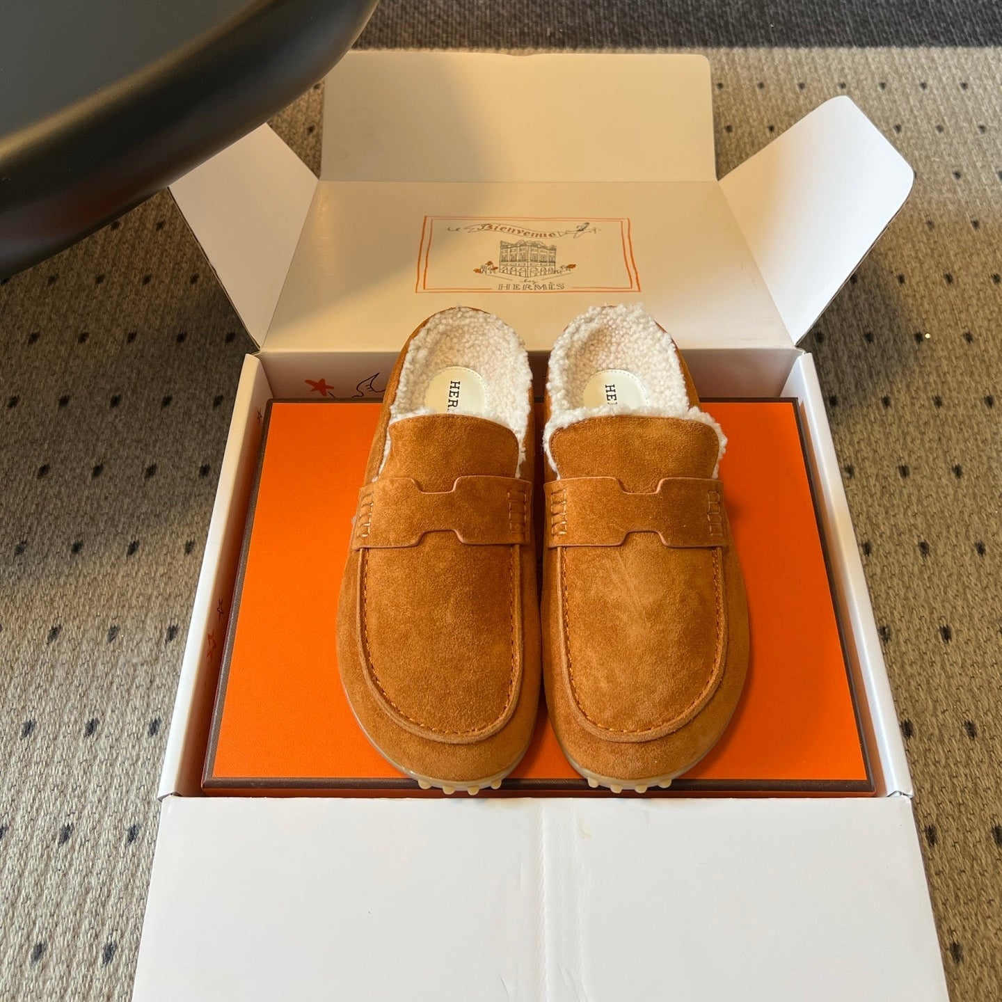 HM 26S DESTIN MULES IN COGNAC BROWN SUEDE