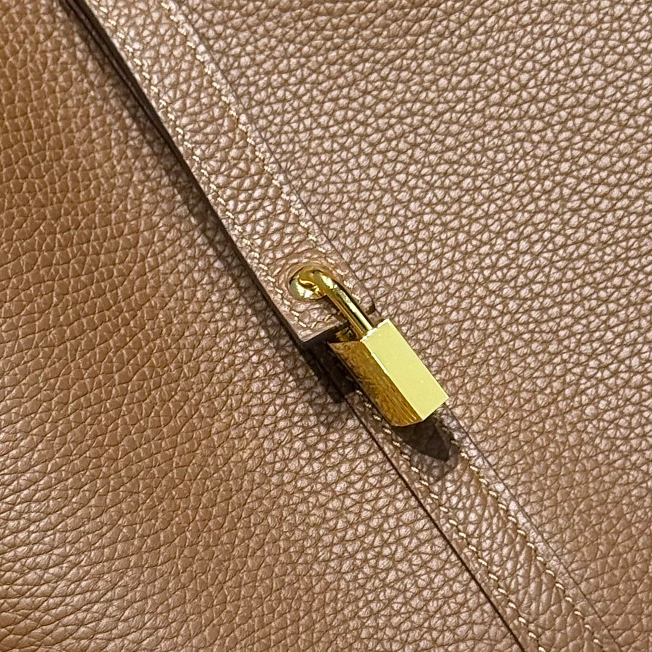 HERMES 25S PICOTIN LOCK 22 IN BURNT CARAMEL CALFSKIN GOLD HARDWARE