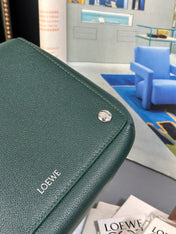 MEDIUM 23 PEBBLE MESSENGER BAG IN FOREST GREEN SUPPLE GRAINED CALFSKIN