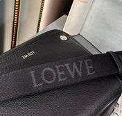 MEDIUM 23 PEBBLE MESSENGER BAG IN BLACK SUPPLE GRAINED CALFSKIN