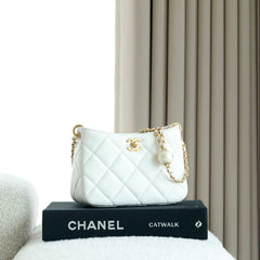 CHANEL 25S HOBO BAG 19.5 CM IN WHITE CALFSKIN WITH GOLD HARDWARE