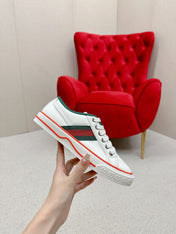 GUCCI 26S LOW TOP SNEAKERS IN WHITE CALFSKIN STYLE 18