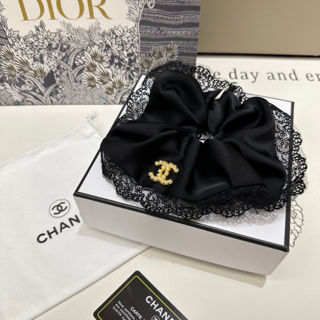 BLACK SILK SCRUNCHIE 432826