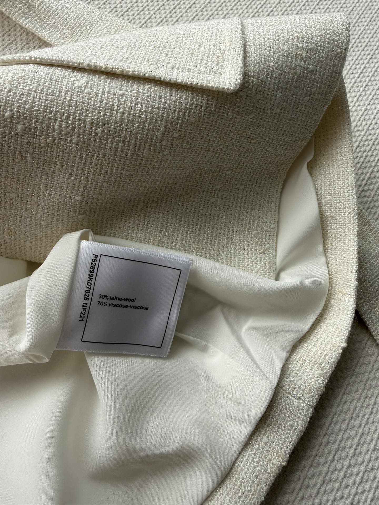 CHANEL 26S SLEEVELESS BLAZER 709