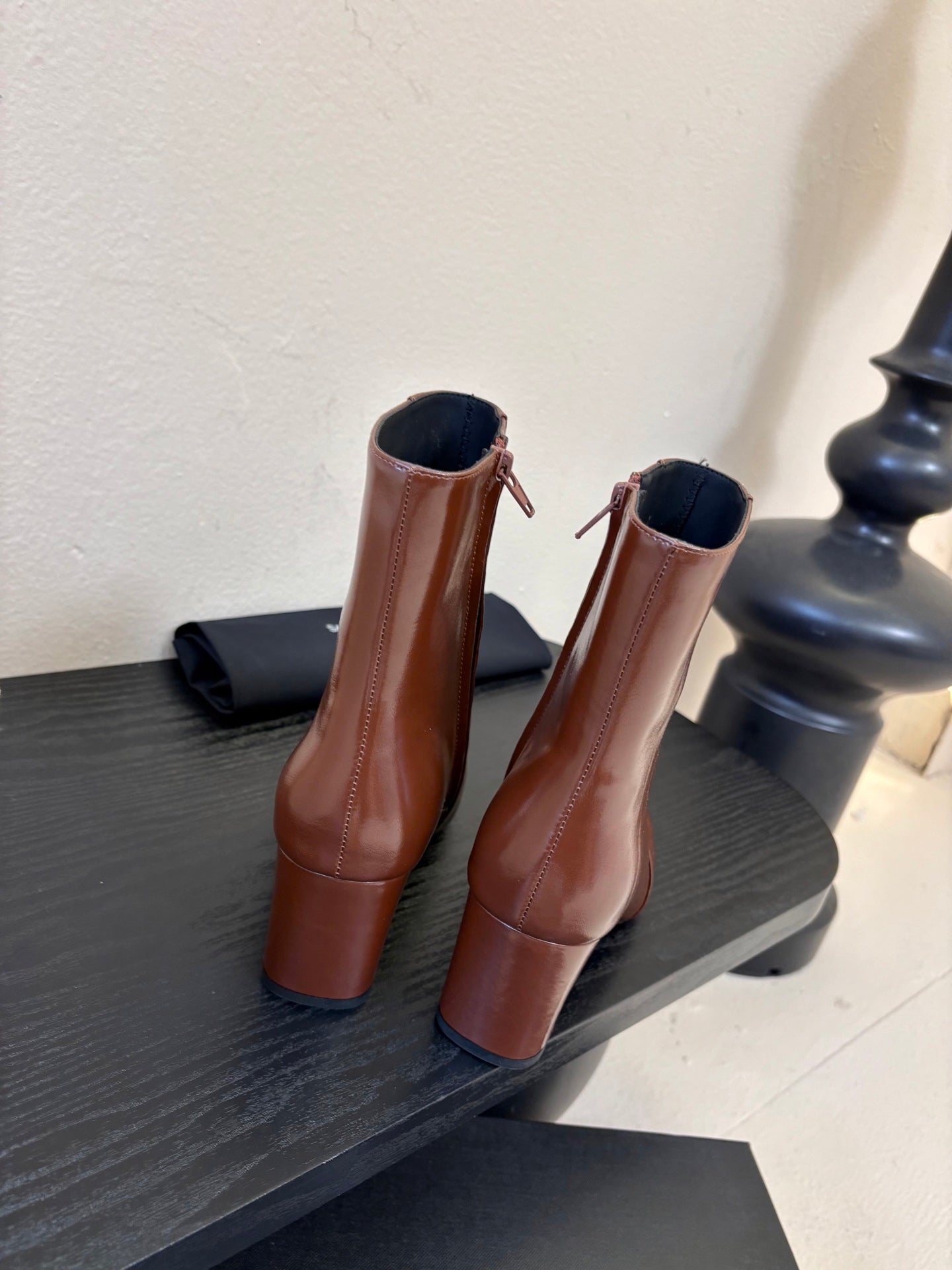 YSL 26S HEELED ANKLE BOOTS IN BROWN SHINY CALFSKIN