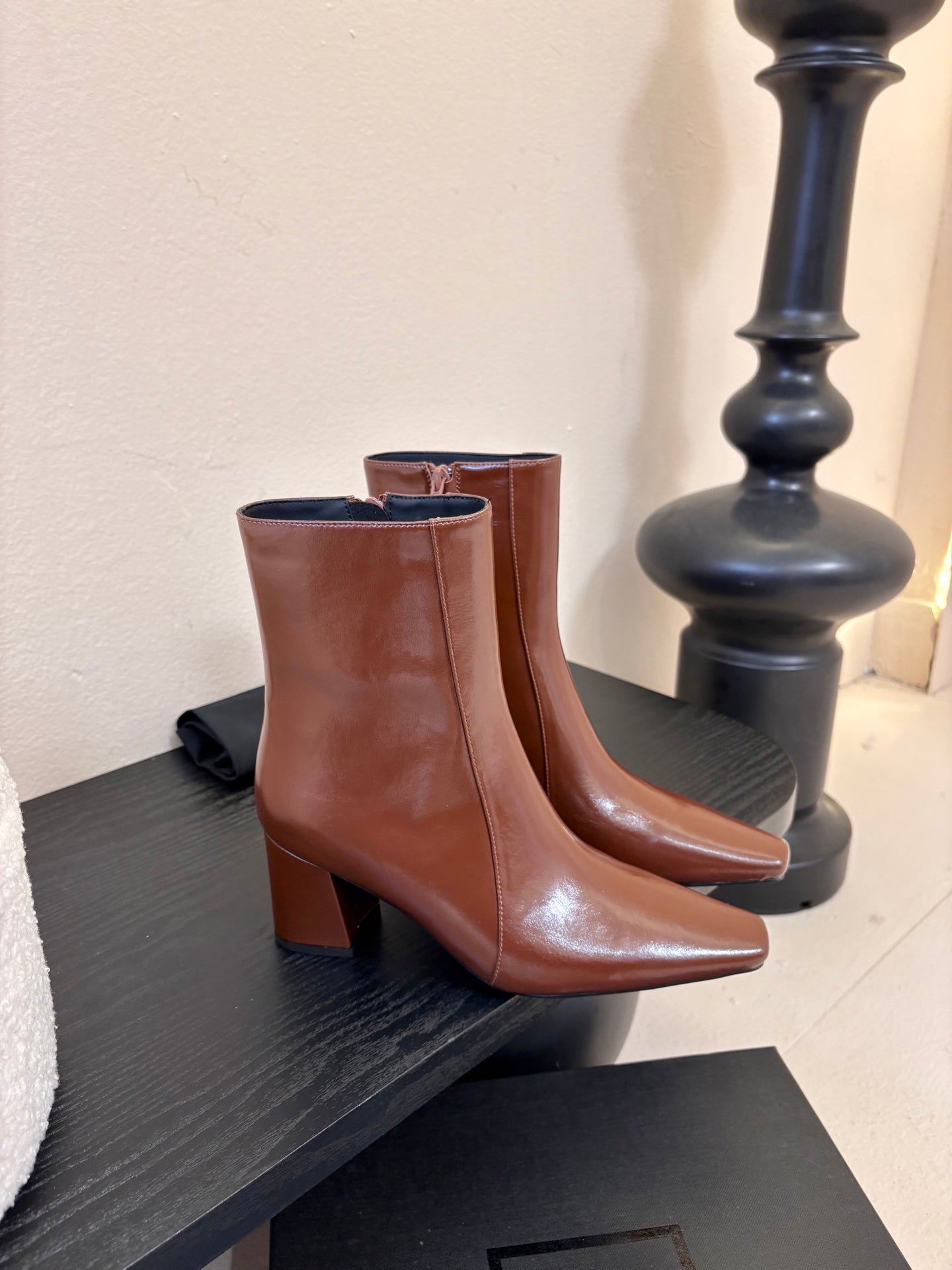 YSL 26S HEELED ANKLE BOOTS IN BROWN SHINY CALFSKIN