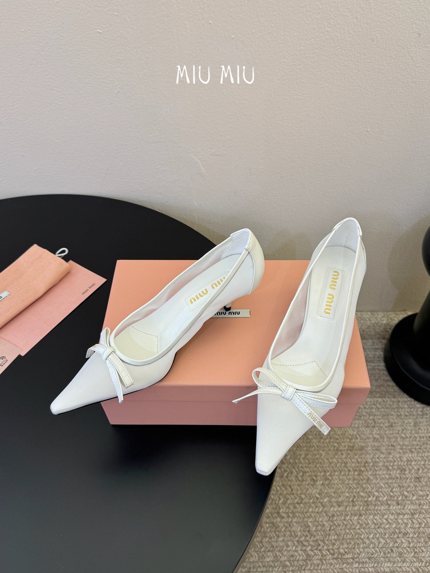 MIUMIU 26S HIGH-HEEL IN WHITE MESH AND LAMBSKIN WITH BOW