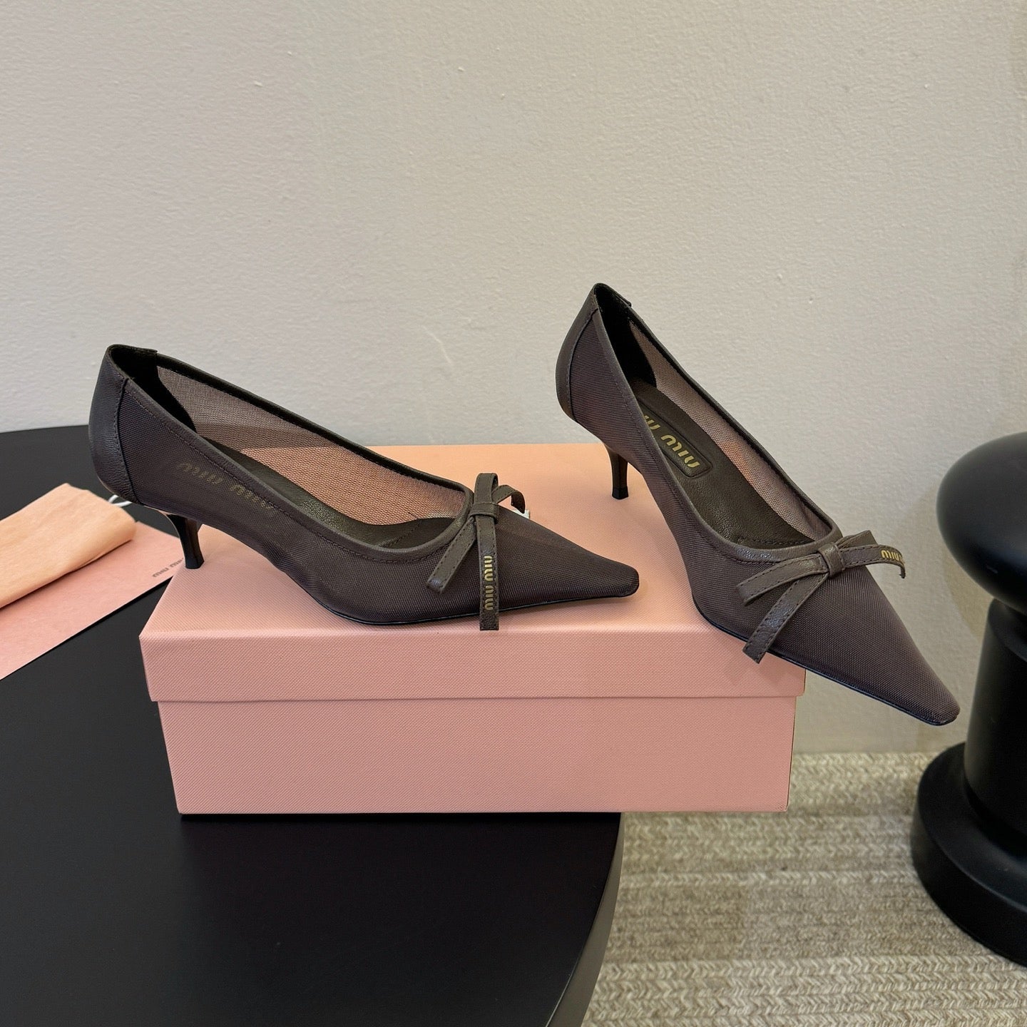MIUMIU 26S HIGH-HEEL IN DARK BROWN MESH AND LAMBSKIN WITH BOW