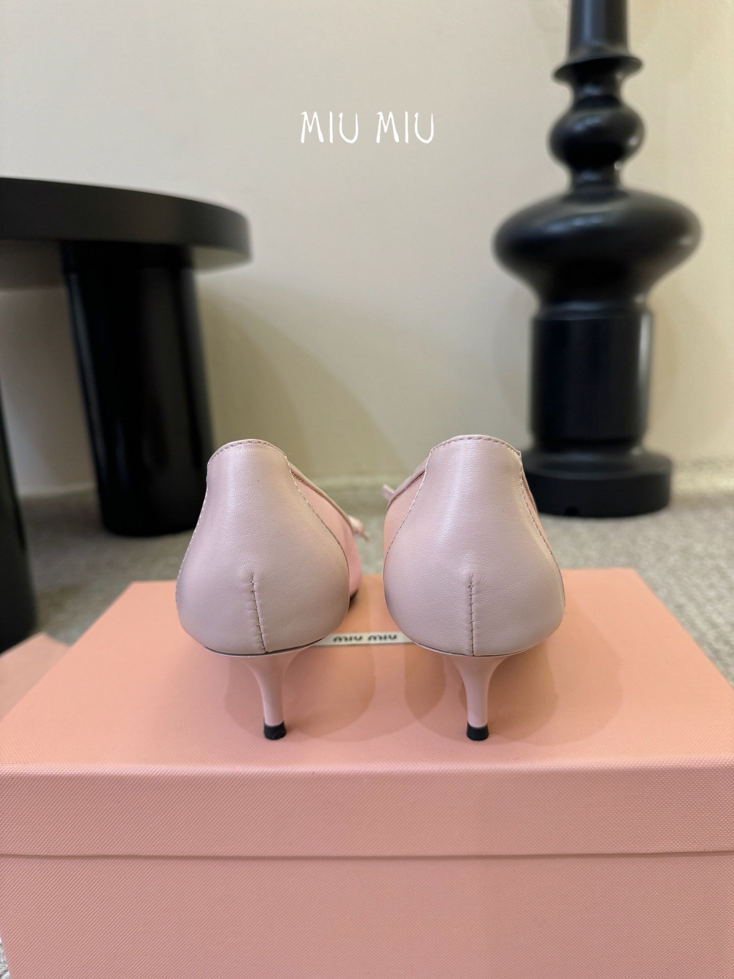 MIUMIU 26S HIGH-HEEL IN LIGHT PINK MESH AND LAMBSKIN WITH BOW