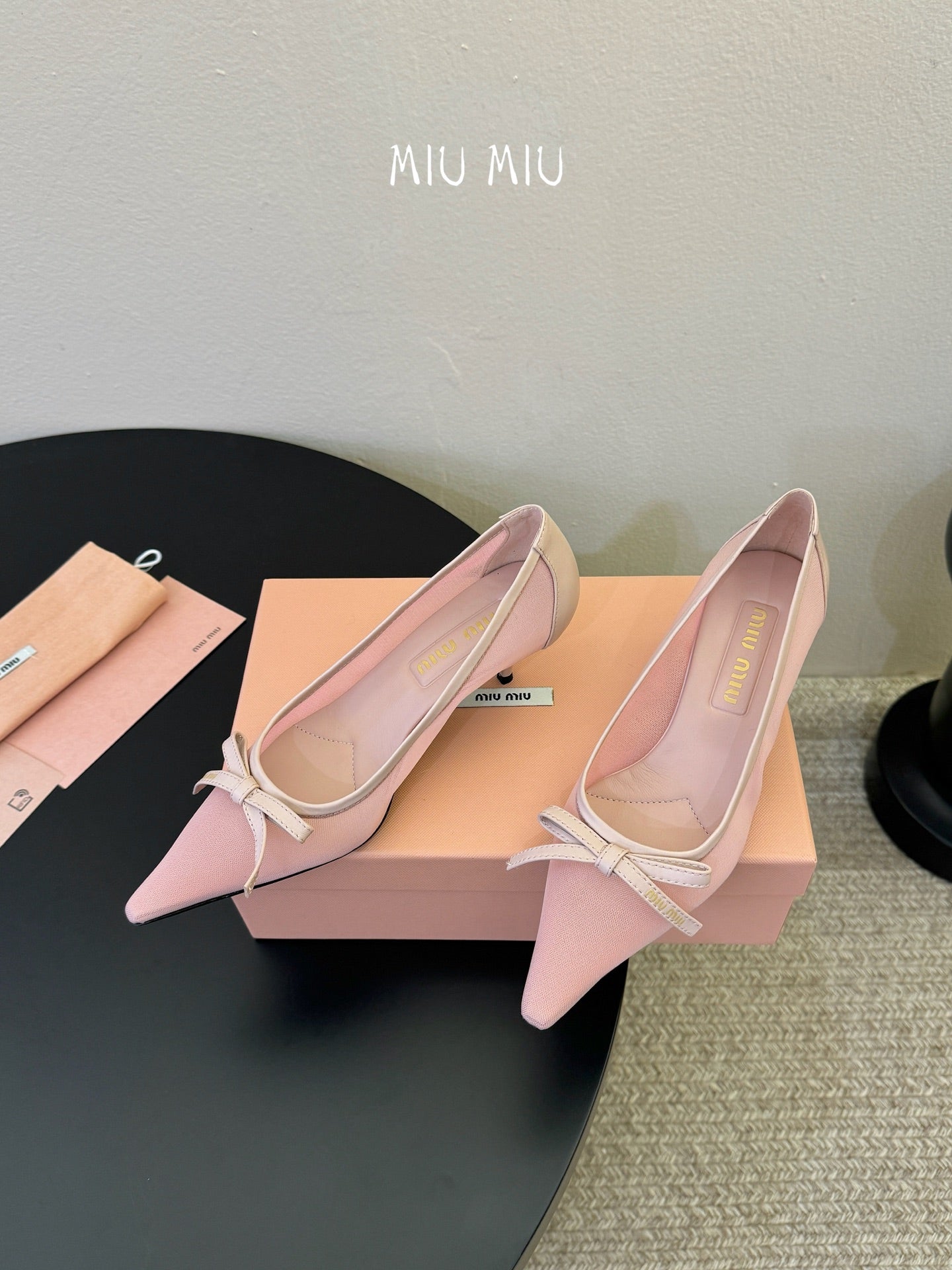 MIUMIU 26S HIGH-HEEL IN LIGHT PINK MESH AND LAMBSKIN WITH BOW