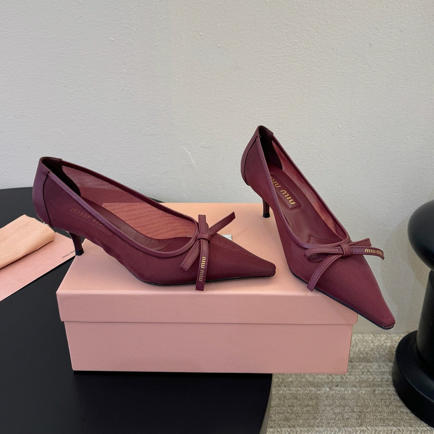 MIUMIU 26S HIGH-HEEL IN DARK RED MESH AND LAMBSKIN WITH BOW