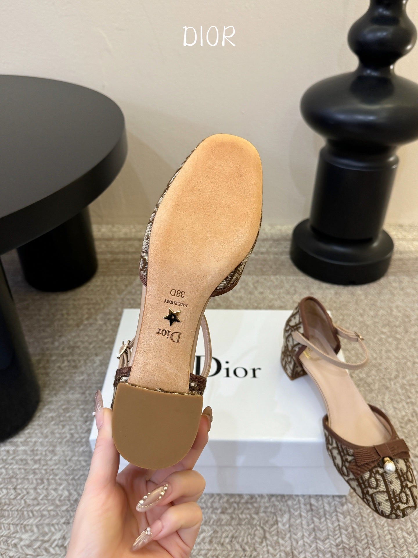 DIOR 26S HEEL ANKLE STRAP PUMPS IN BROWN DIOR OBLIQUE EMBROIDERED CANVAS WITH BOW
