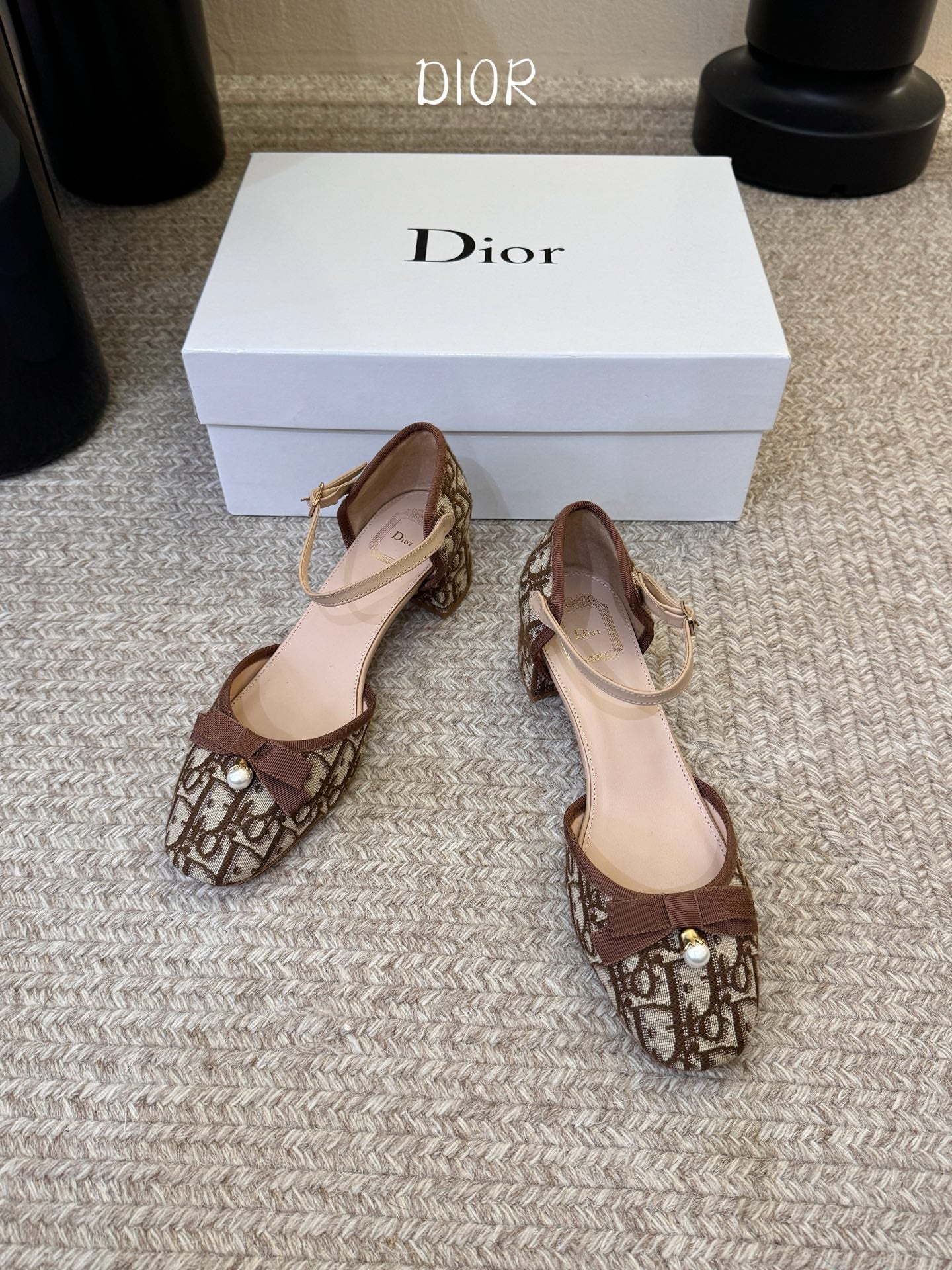 DIOR 26S HEEL ANKLE STRAP PUMPS IN BROWN DIOR OBLIQUE EMBROIDERED CANVAS WITH BOW