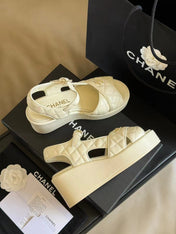 CC CLASSIC WEDGE SANDALS IN WHITE LAMBSKIN