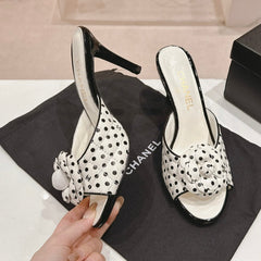 Double C New Camellia High Heel White/Black caro