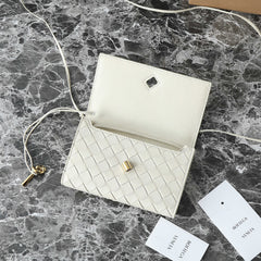 BOTTEGA VENETA 25S ANDIAMO POUCH 19 IN IVORY CALFSKIN GOLD HARDWARE