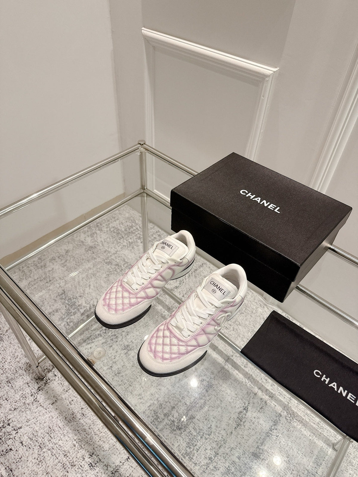 CASUAL SNEAKER IN WHITE AND PURPLE CALFSKIN