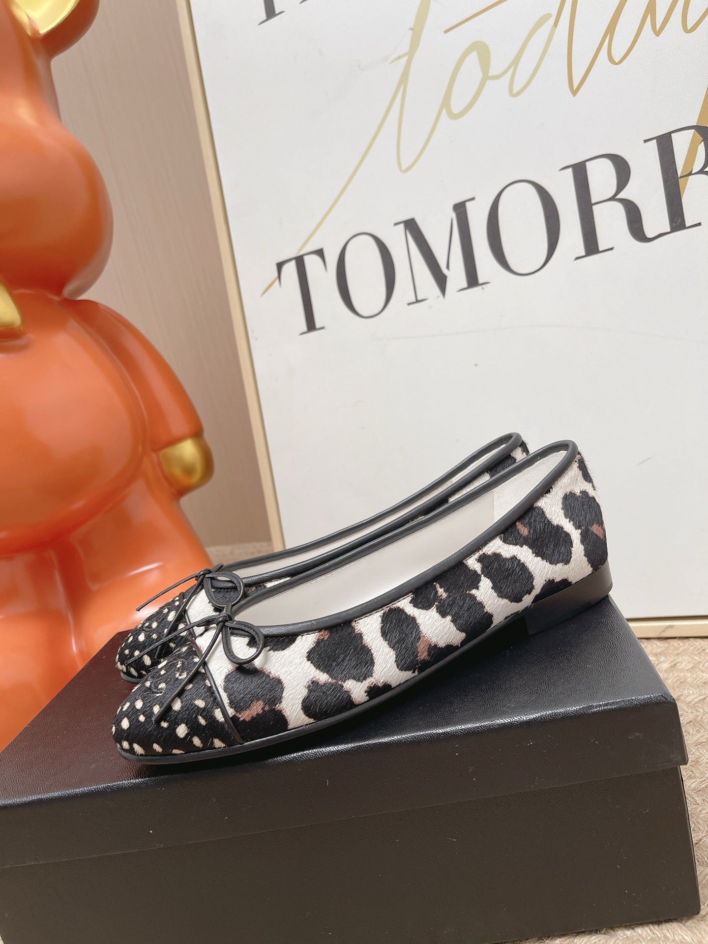 CHANEL 26S BALLET FLATS IN WHITE MIX BLACK LEOPARD PRINT PONY HAIR