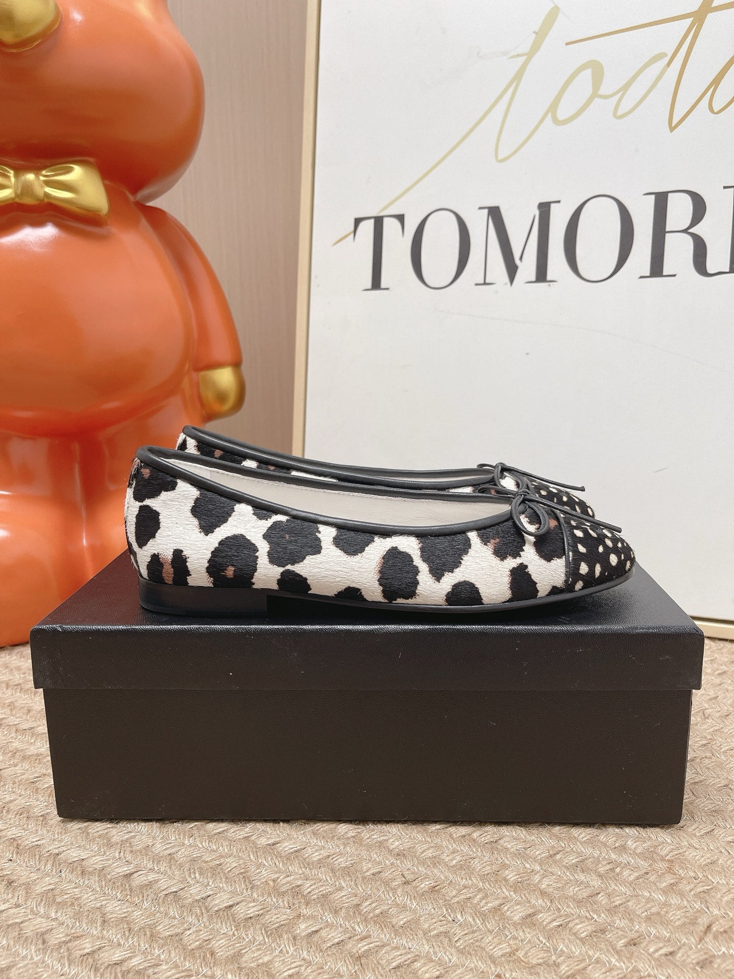 CHANEL 26S BALLET FLATS IN WHITE MIX BLACK LEOPARD PRINT PONY HAIR
