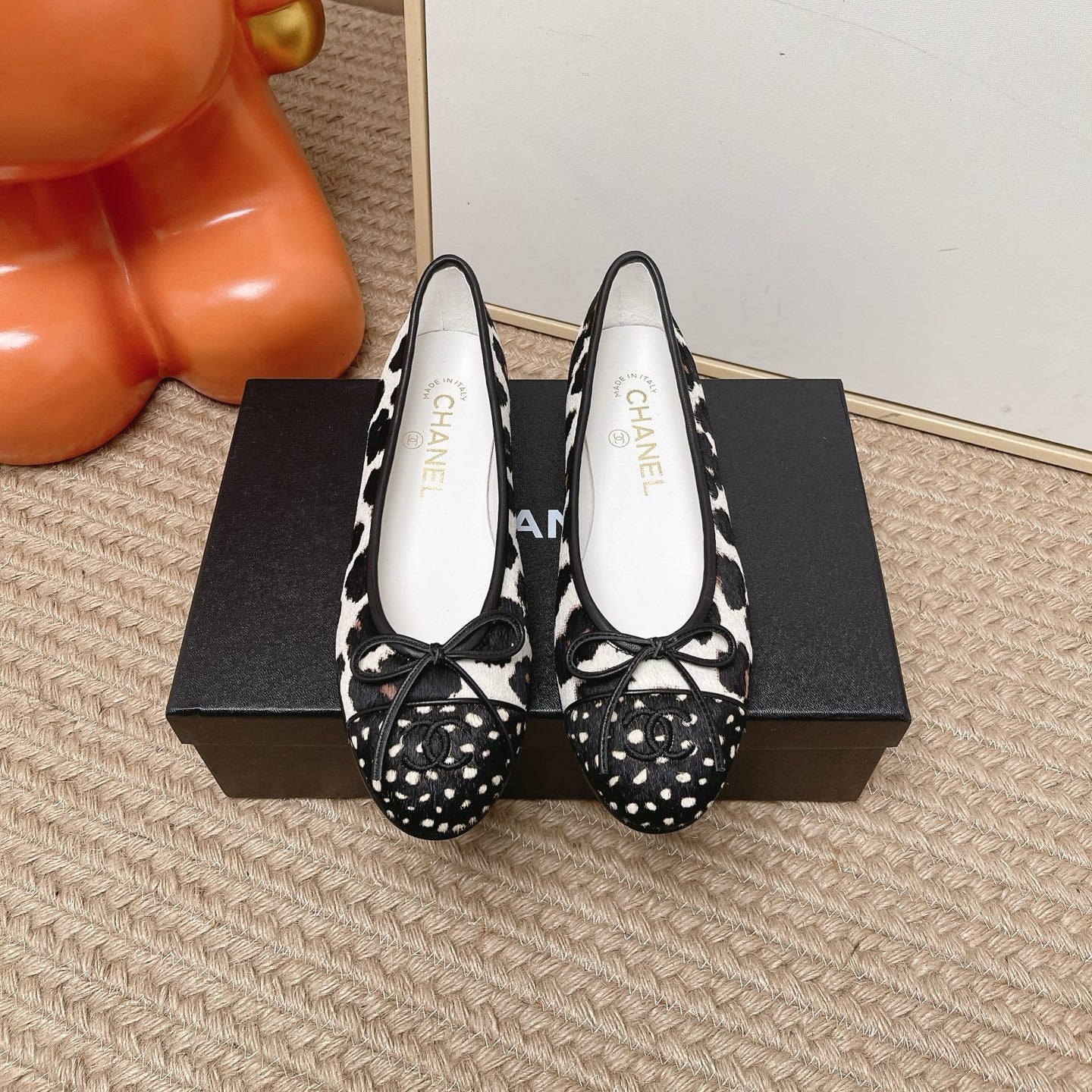 CHANEL 26S BALLET FLATS IN WHITE MIX BLACK LEOPARD PRINT PONY HAIR