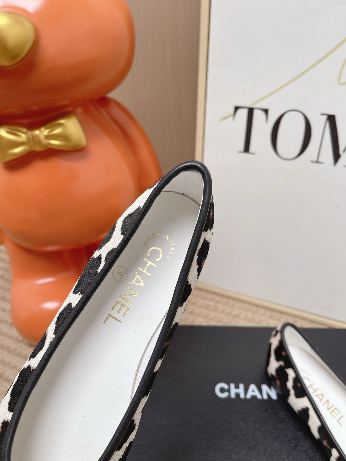CHANEL 26S BALLET FLATS IN WHITE MIX BLACK LEOPARD PRINT PONY HAIR