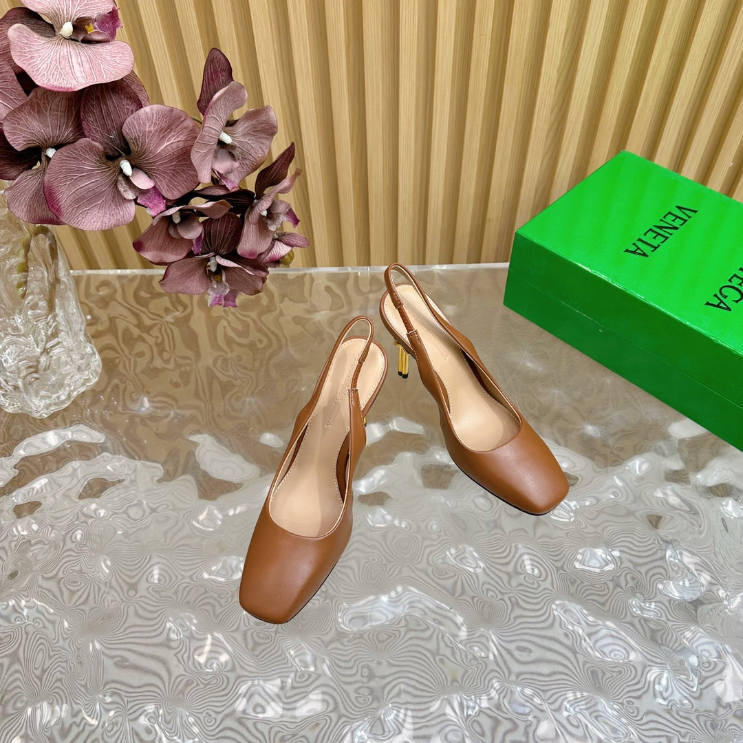 KNOT PUMP 9 CM IN BRONZE BROWN CALFSKIN WITH GOLD FINISHED METAL HEEL