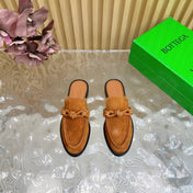 OPEN-BACK LOAFER REALISED IN CINNAMON BROWN SUEDE