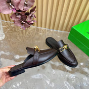 OPEN-BACK LOAFER REALISED IN CHESTNUT BROWN SOFT CALFSKIN WITH SIGNATURE METALLIC KNOT DETAIL