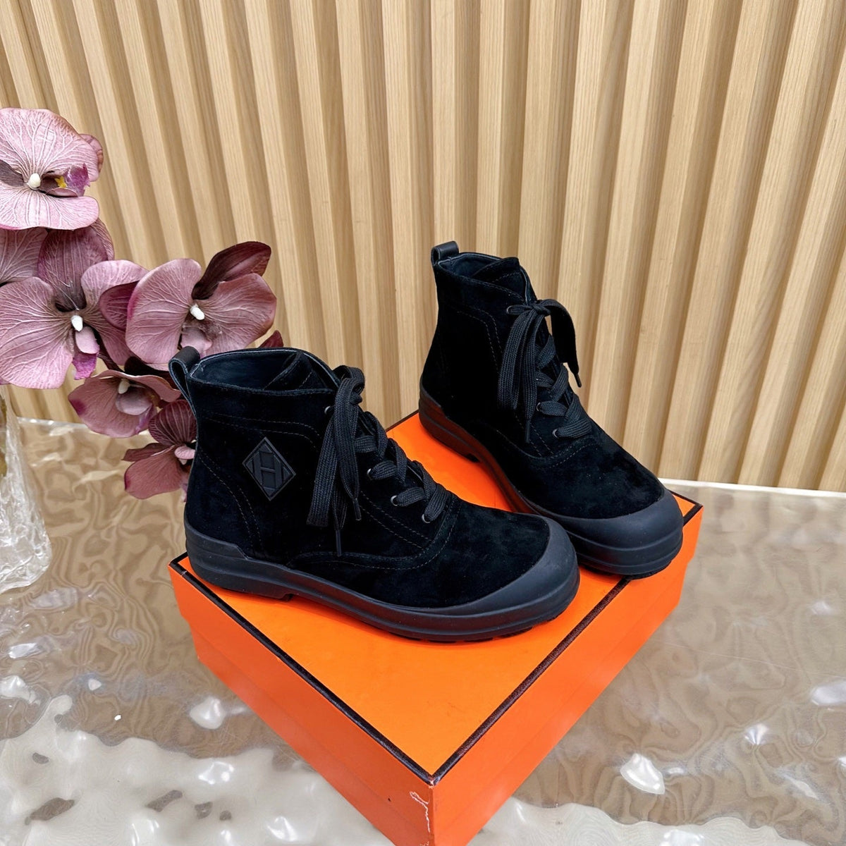 HM 25S KOOLER ANKLE BOOTS IN BLACK SUEDE