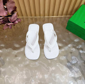 BOTTEGA VENETA 26S HIGH-HEEL THONG SANDALS IN WHITE TPU