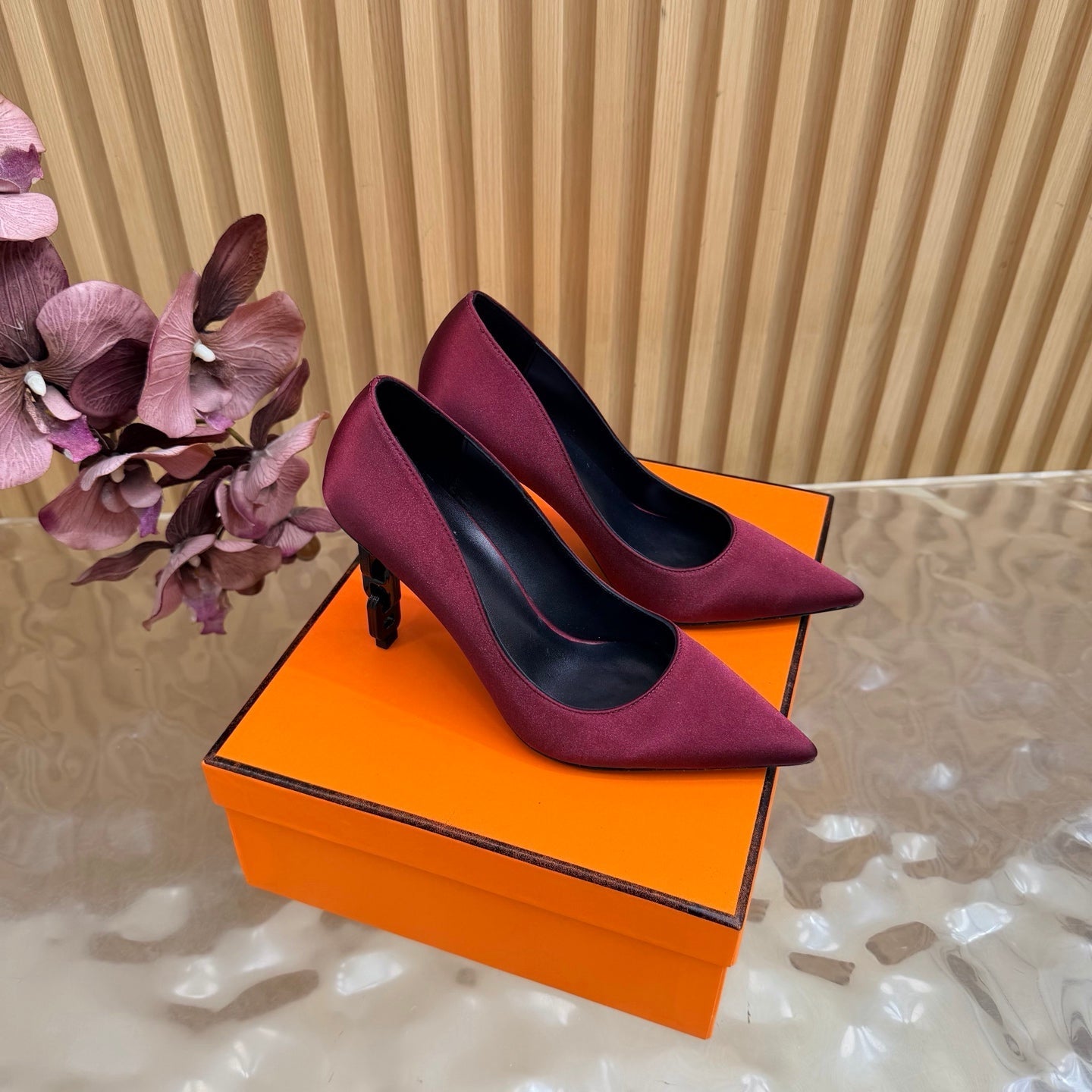 HM 26S HIGH-HEEL 80 MM IN DARK RED SATIN