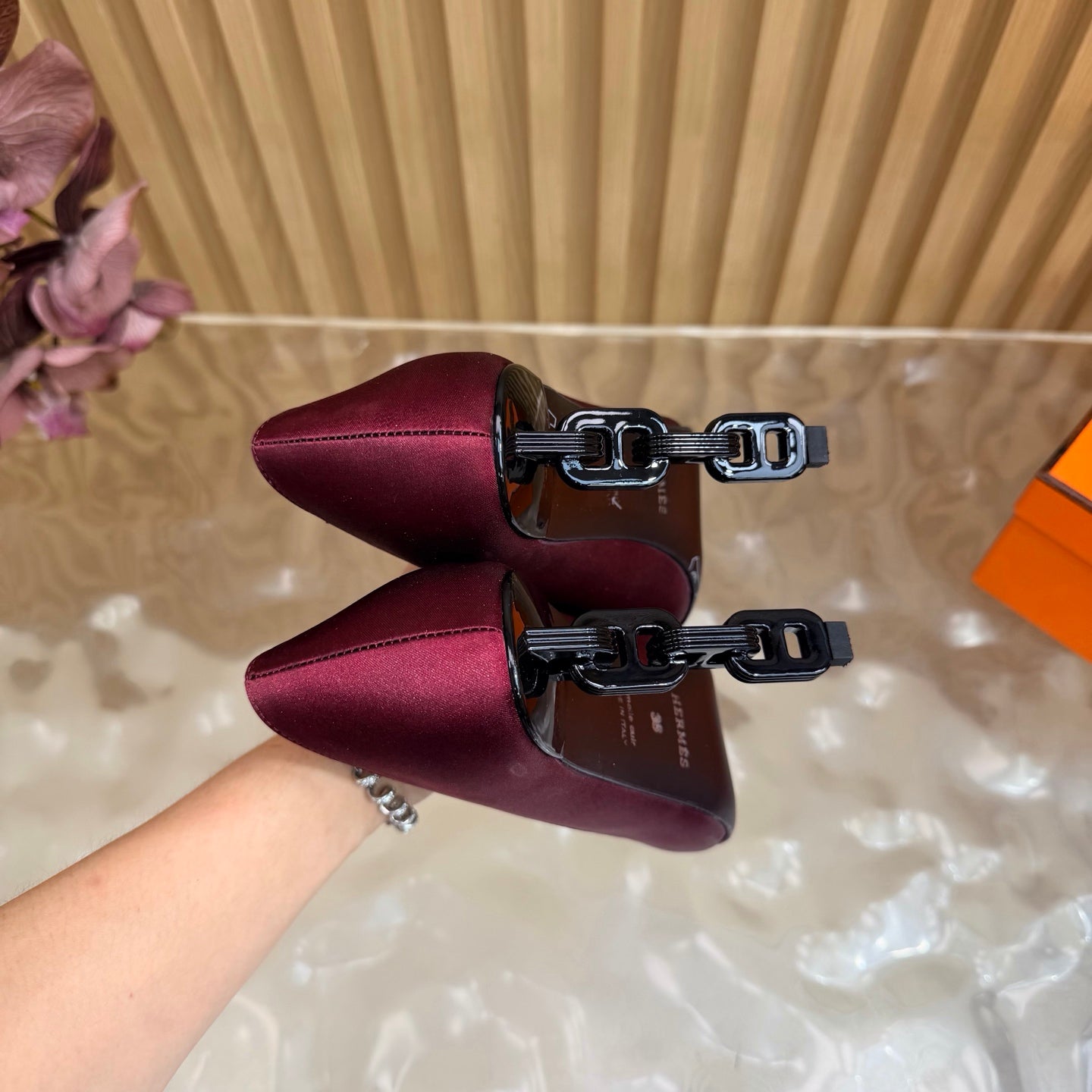 HM 26S HIGH-HEEL 80 MM IN DARK RED SATIN