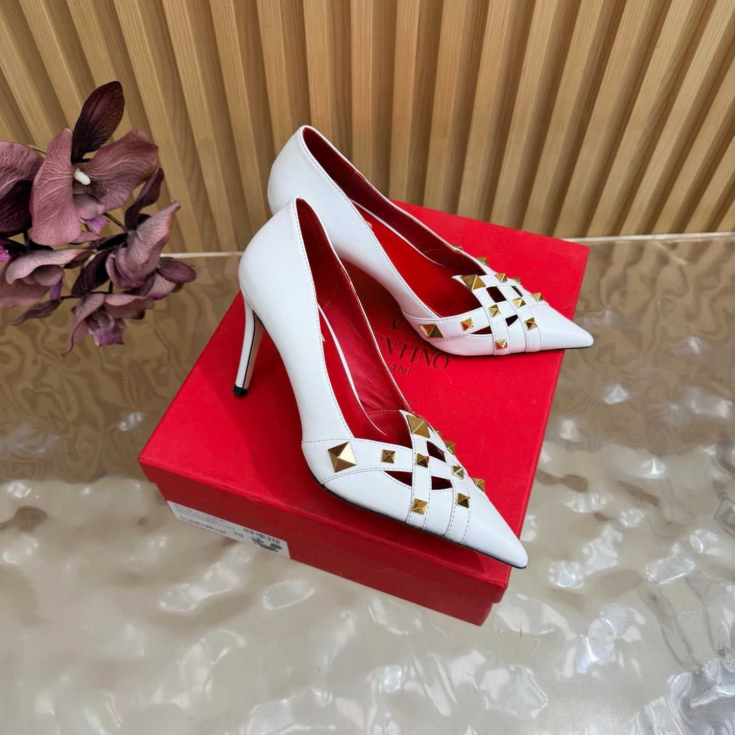 VALENTINO 26S STUDDED POINTED TOE PUMPS 90 MM IN WHITE CALFSKIN