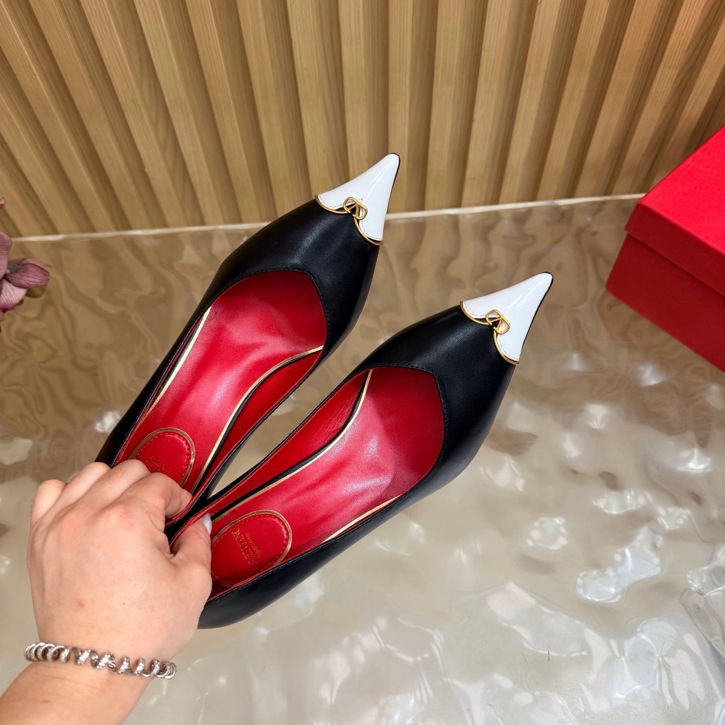 VALENTINO 26S CAP-TOE PUMPS 90 MM IN WHITE AND BLACK CALFSKIN