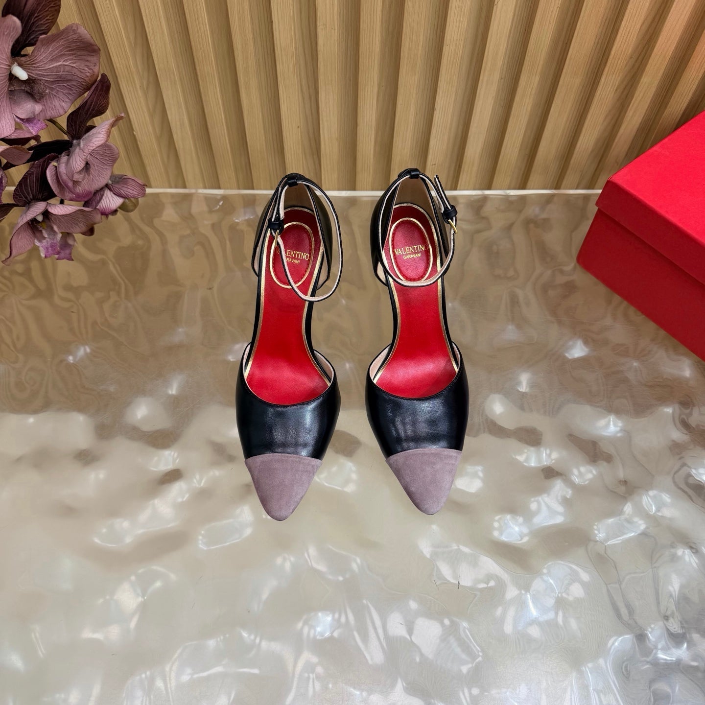 VALENTINO 26S ANKLE-STRA PUMPS 100 MM IN BLACK CALFSKIN AND GREY SUEDE 