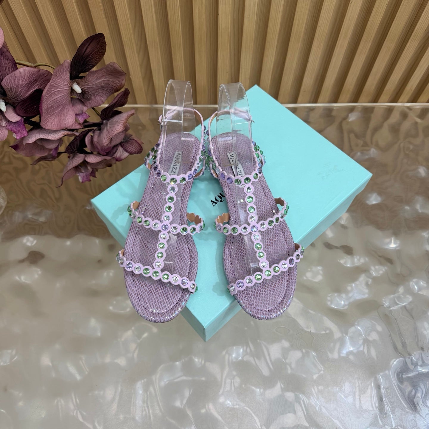 AQUAZZURA 26S FLAT SANDALS IN LIGHT PURPLE SNAKESKIN CRYSTAL EMBELLISHED