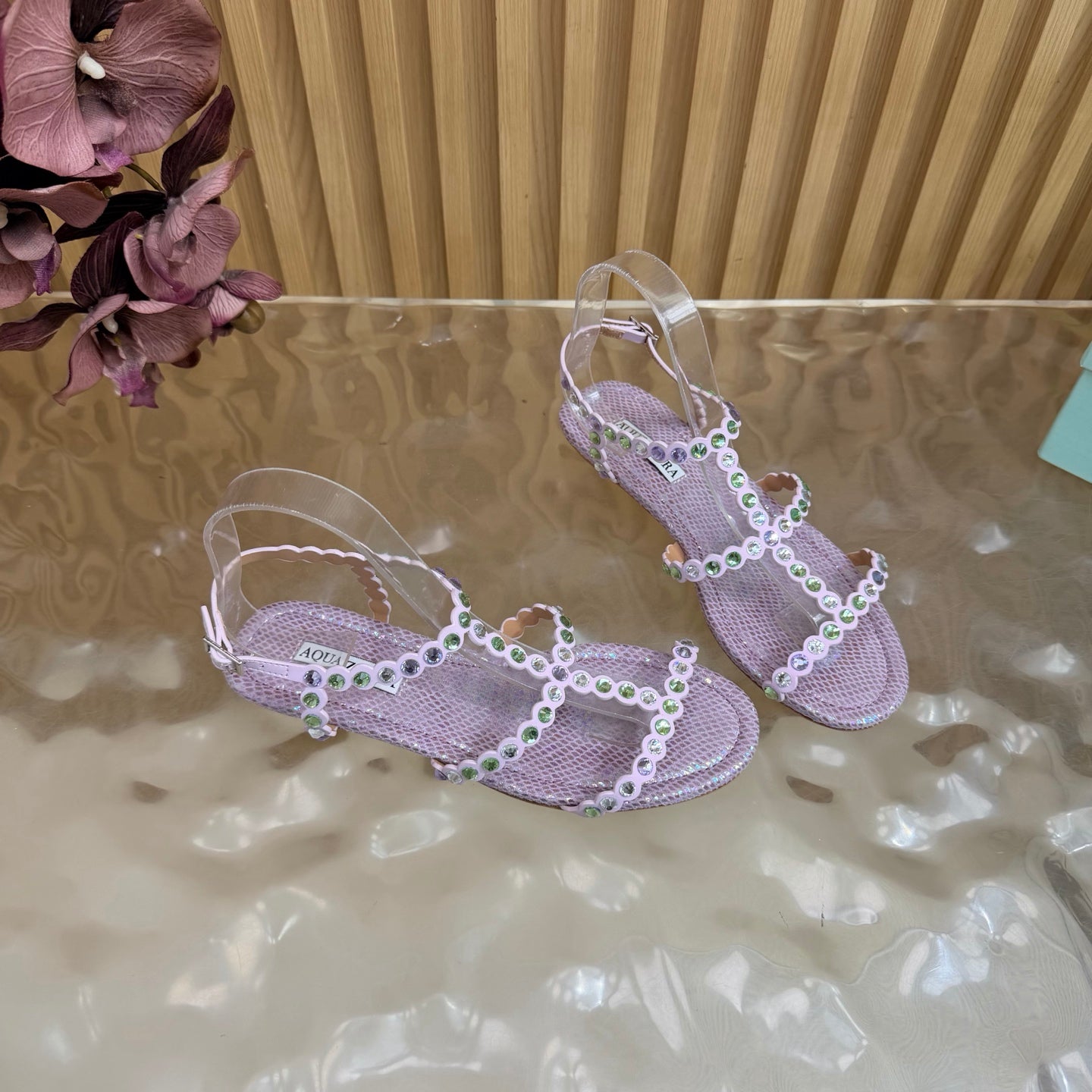 AQUAZZURA 26S FLAT SANDALS IN LIGHT PURPLE SNAKESKIN CRYSTAL EMBELLISHED