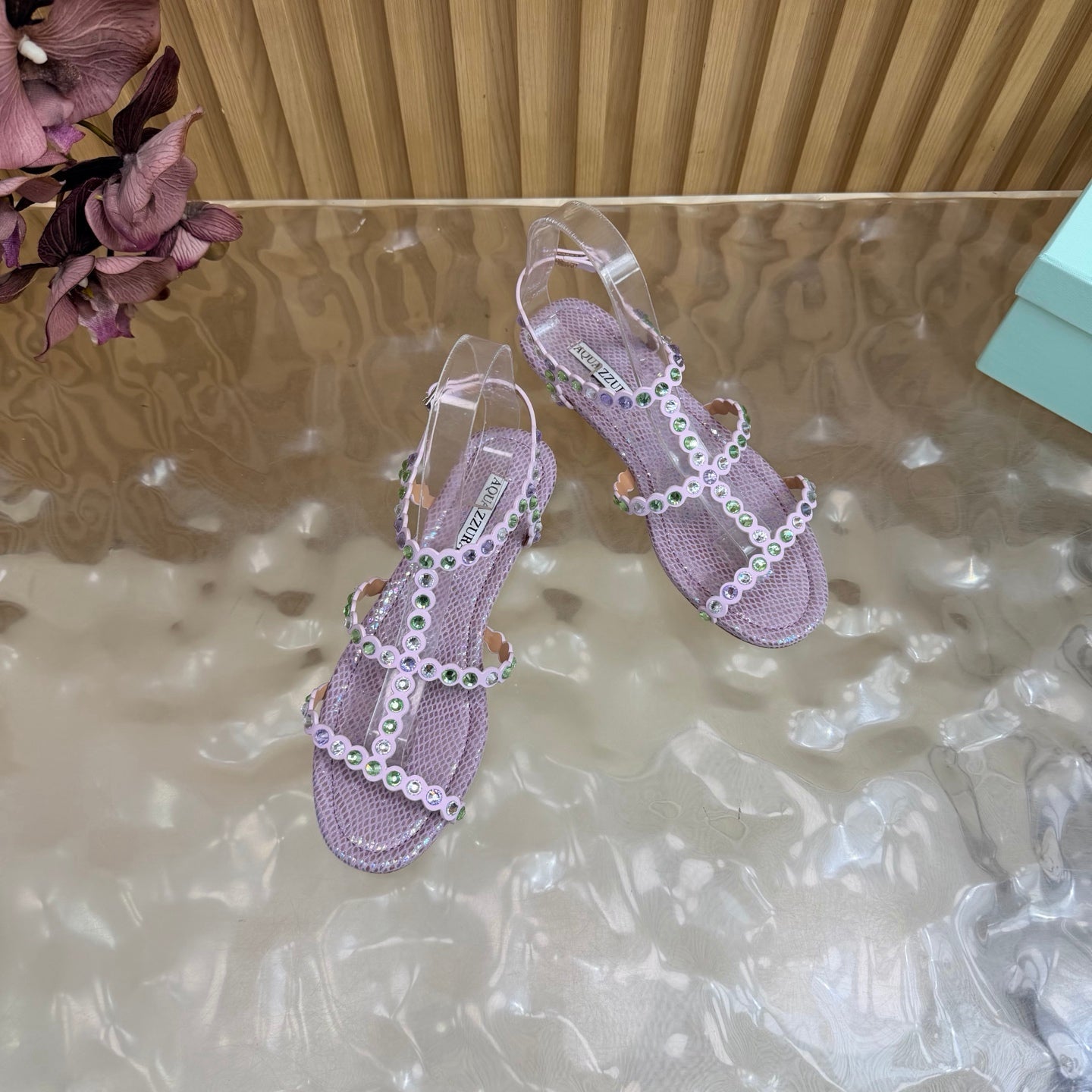 AQUAZZURA 26S FLAT SANDALS IN LIGHT PURPLE SNAKESKIN CRYSTAL EMBELLISHED